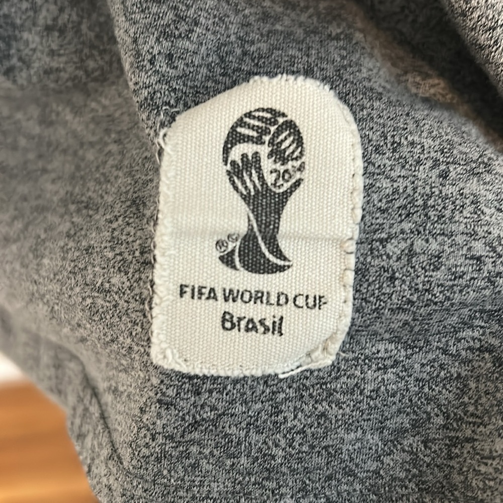 2014 FIFA USA World Cup Gray Soccer T-Shirt Size Large. Brazil 2014 - Picture 4 of 9